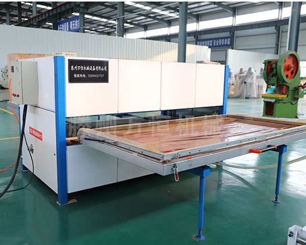 萬恒大鐵門真空木紋轉(zhuǎn)印機