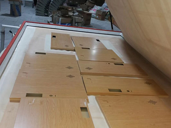 萬恒機(jī)械用心做好設(shè)備真空木紋轉(zhuǎn)印機(jī)